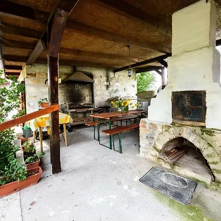 Village Wine House Гостевой дом *