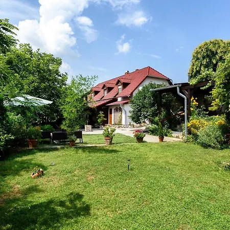 Гостевой дом Village Wine House